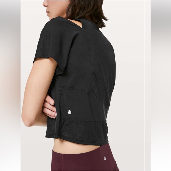 Lululemon Inhibitions Black Crop Tee Size 4 Athletic Shirt Cut out Top yoga - Picture 2 of 8